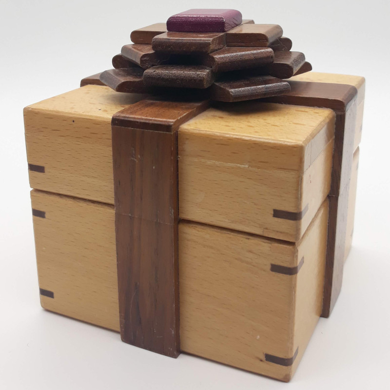 Kamei Ribbon Box - Akio Kamei