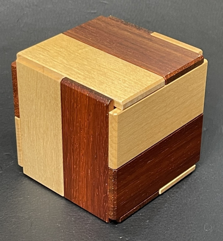 Snake Cube - Hideaki Kawashima