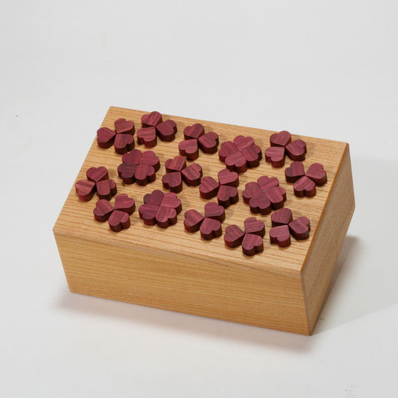 Four-leaf clover - Karakuri Creation Group (KCG)