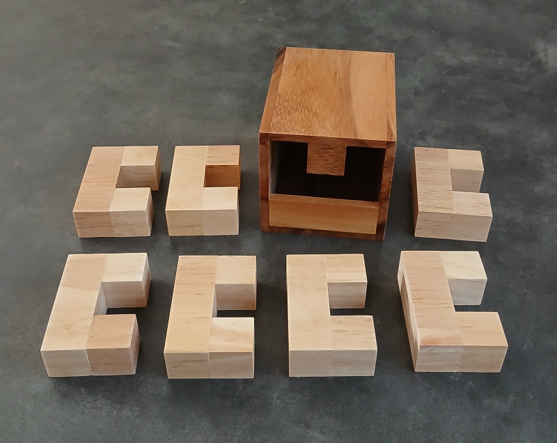 Communication  Box - Dr. Volker Latussek