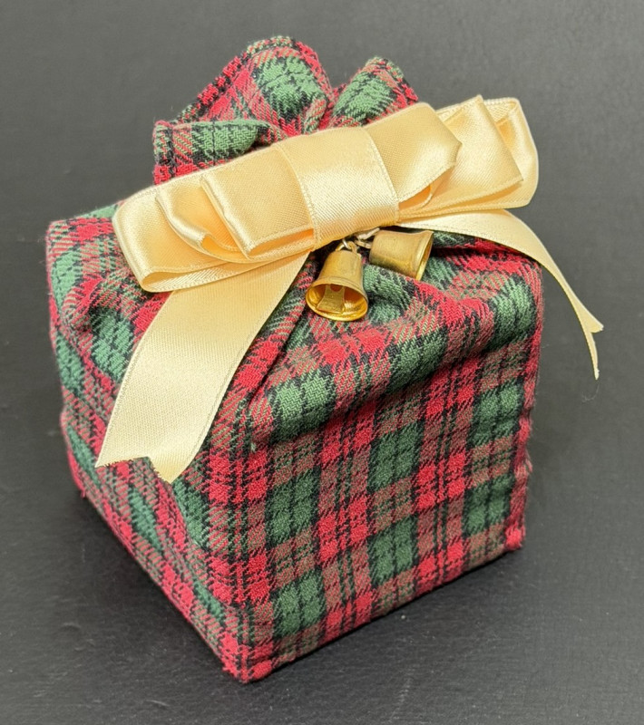 Wrapping Box - Kyoko Hoshino