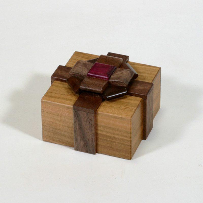 BOX WITH A RIBBON Ⅲ - Akio Kamei