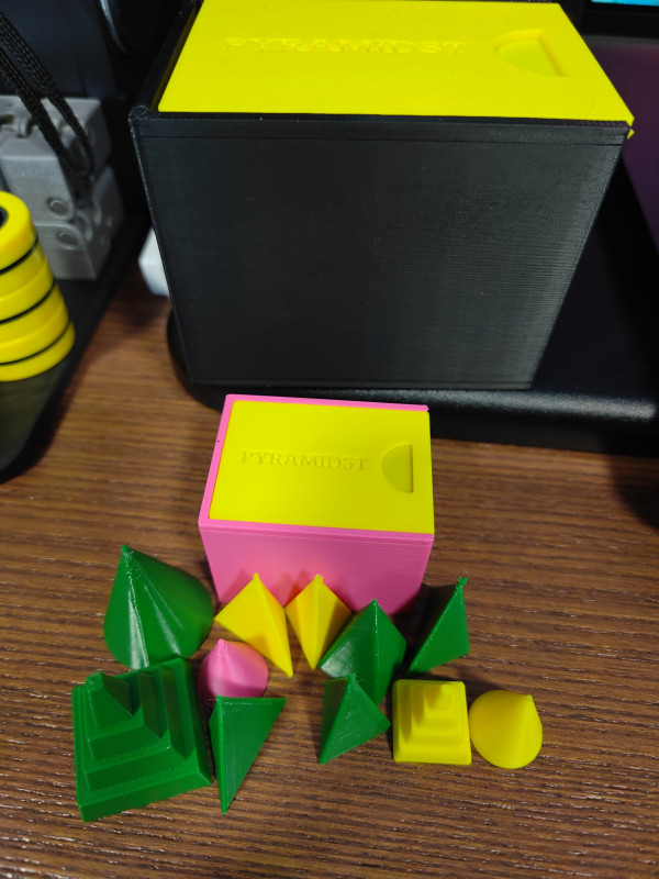 Pyramidst - Carlos Moreno Serrano