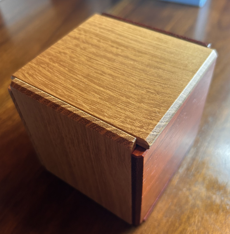 Aquarius Box (small) - Hiroshi Iwahara