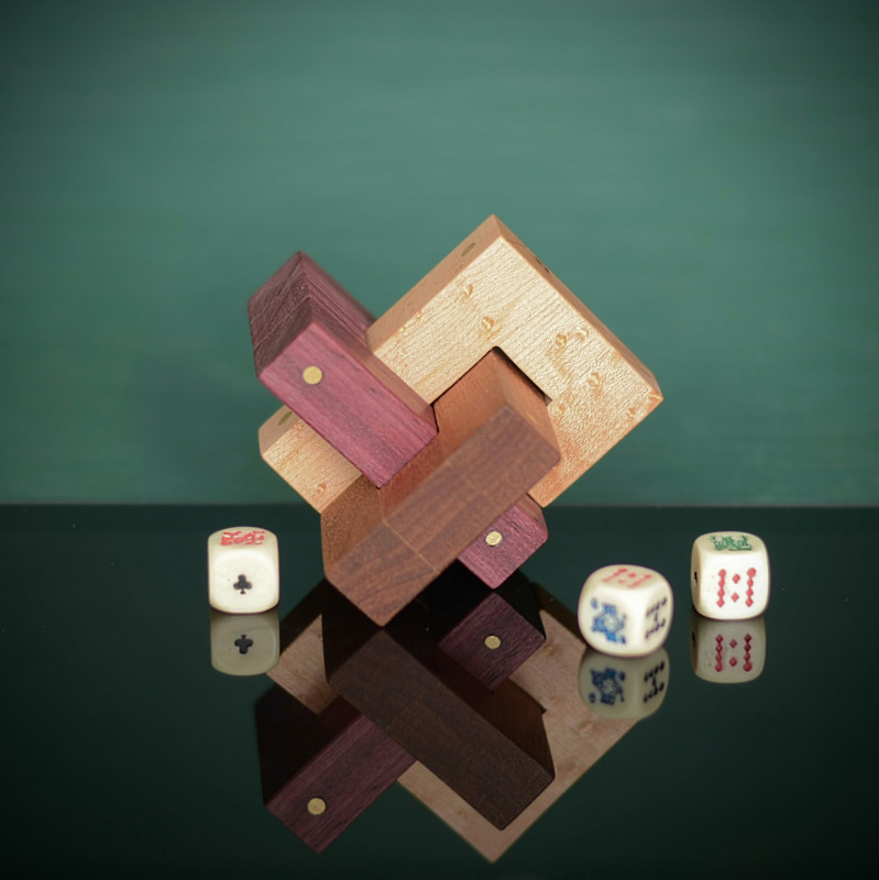 Knotty 3 - Yavuz Demirhan
