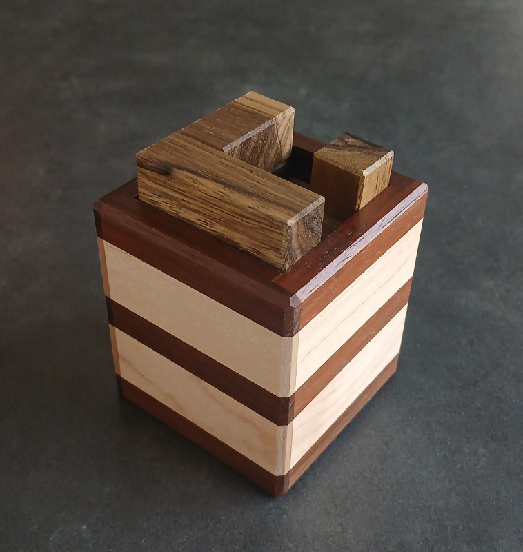 Obstacle Box - Lucie Pauwels