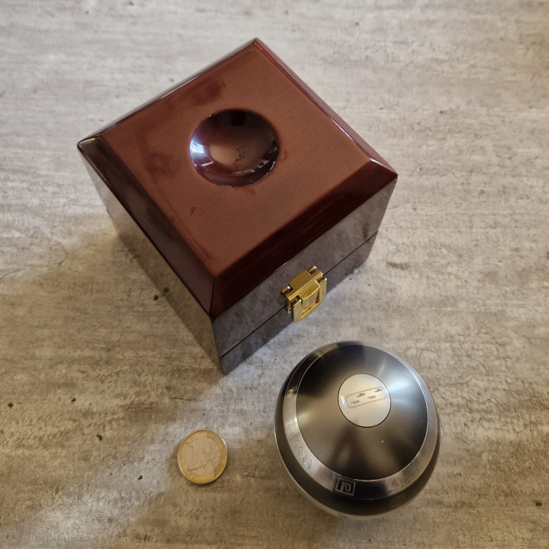 Isis Orb (Gris et Metal) - Andrew Reeves