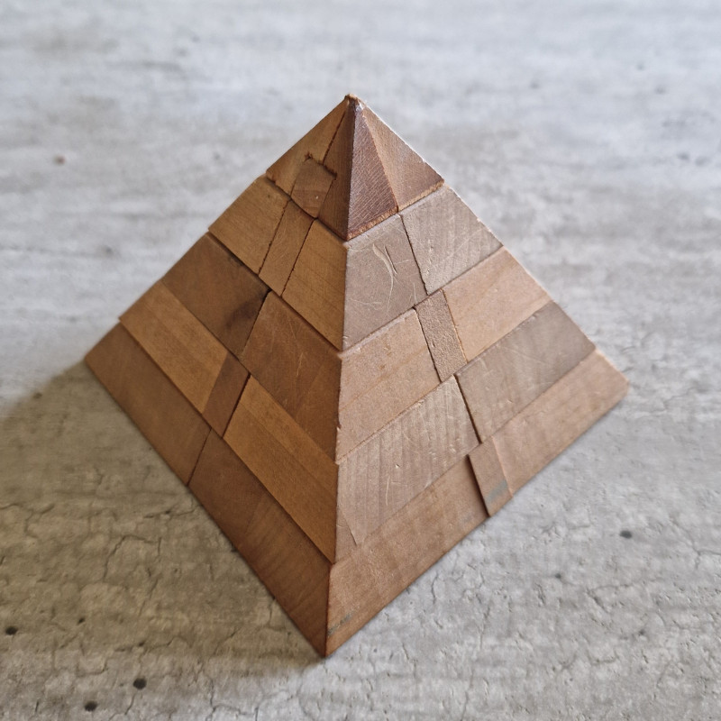 Kumiki Pyramid - Tsunetaro Yamanaka
