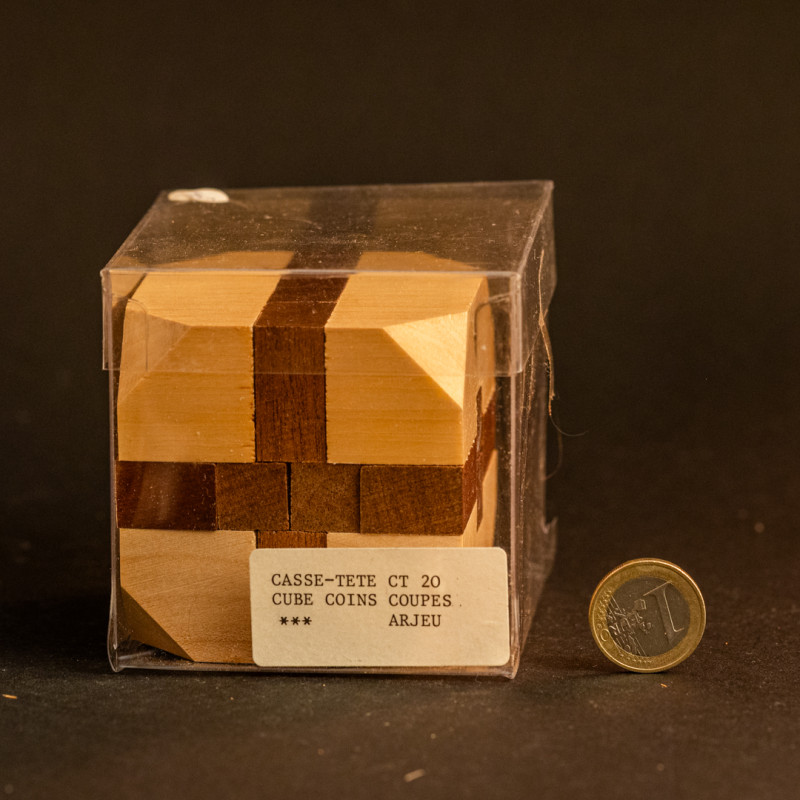 Cube Coins Coupes