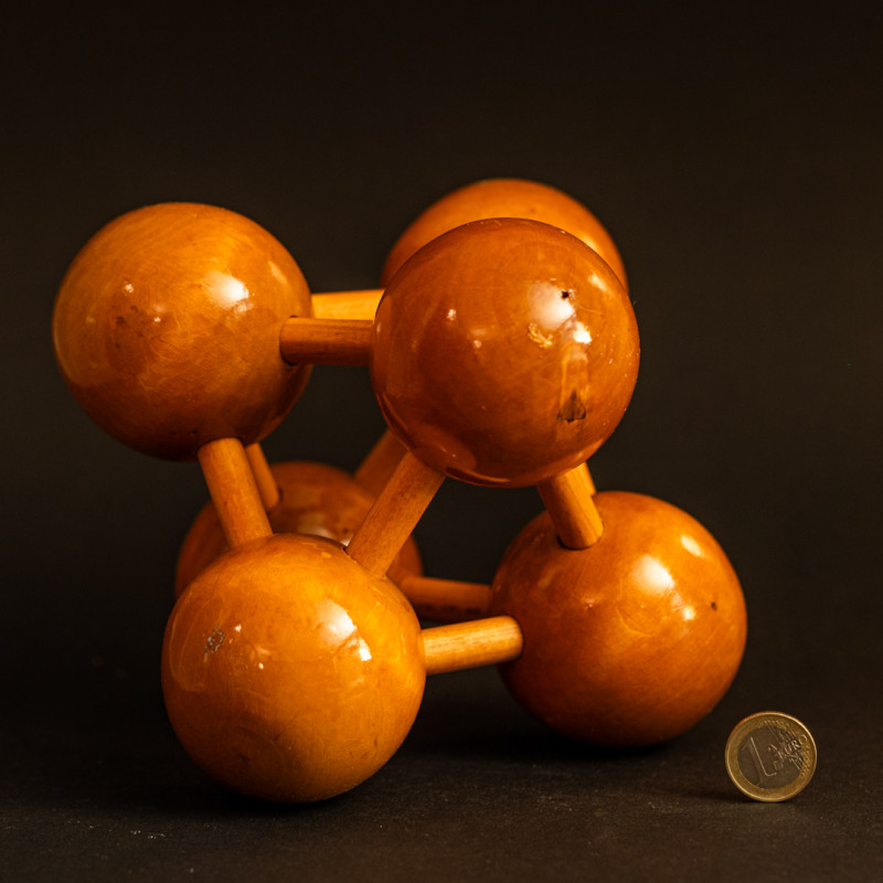 CT 761 Huge Knot of balls – 16cm