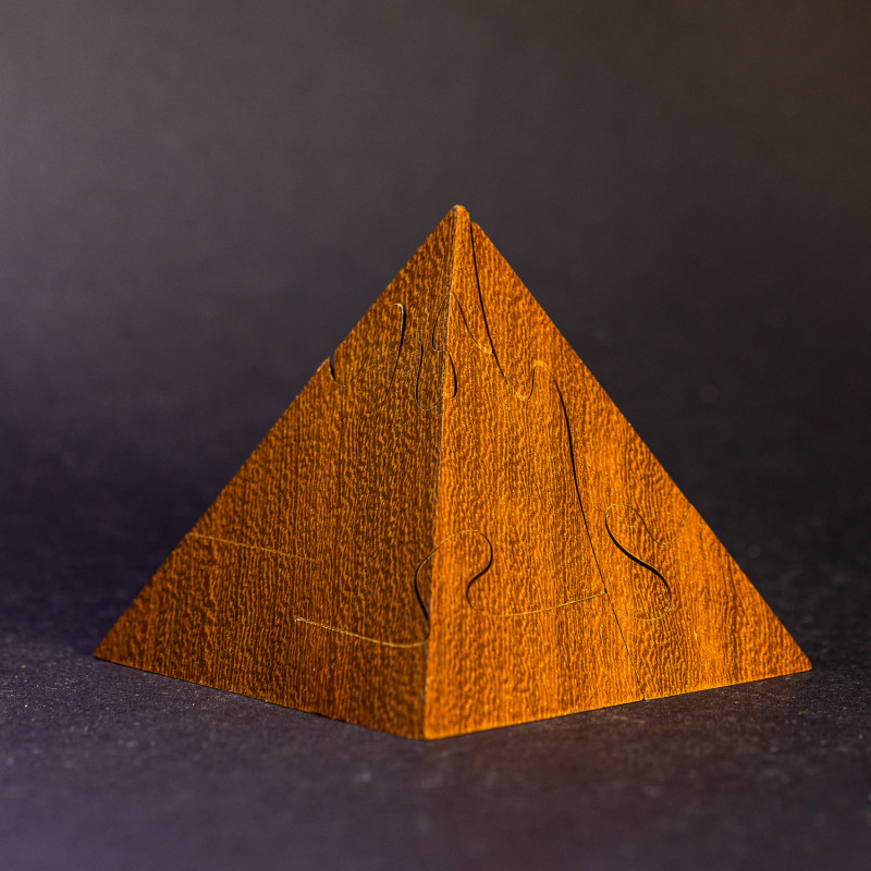 JR1500 – Pyramide Iroko