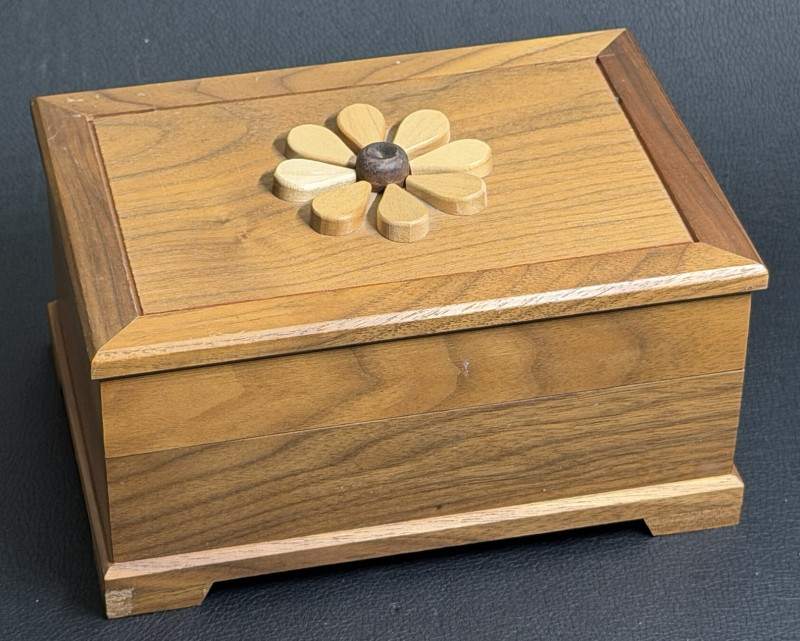 Flower Box - Puzzle Makers International