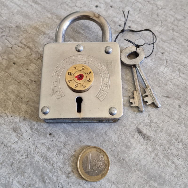 Trick Lock #4 - unknown